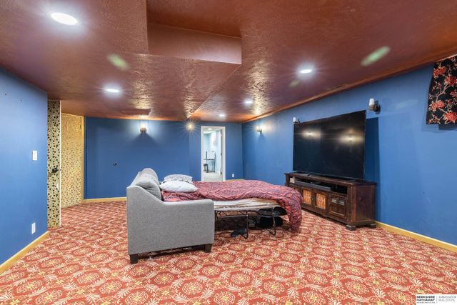 723 S 153rd Circle, Omaha, NE 68154