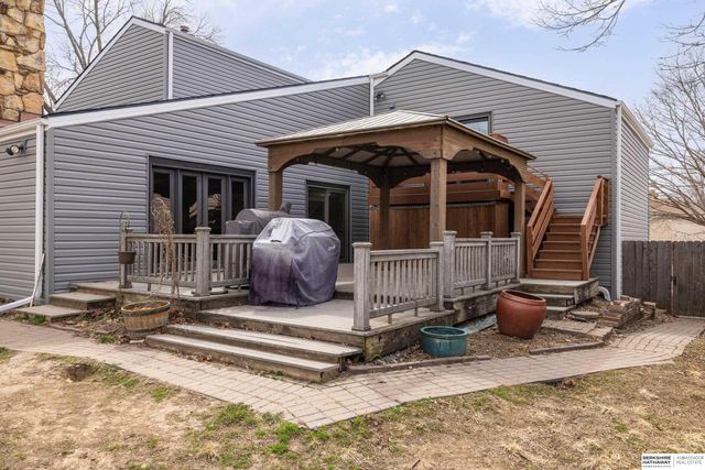 723 S 153rd Circle, Omaha, NE 68154