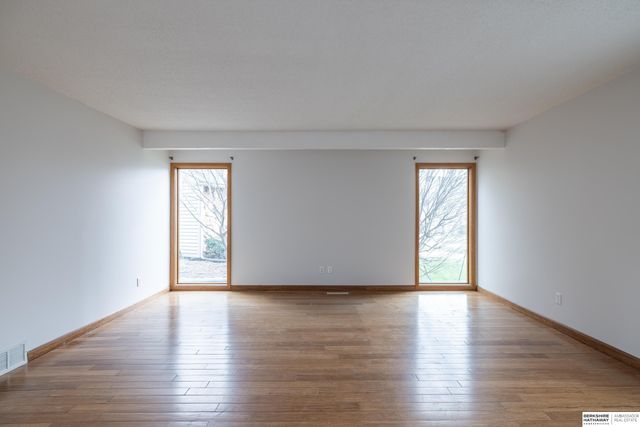 723 S 153rd Circle, Omaha, NE 68154