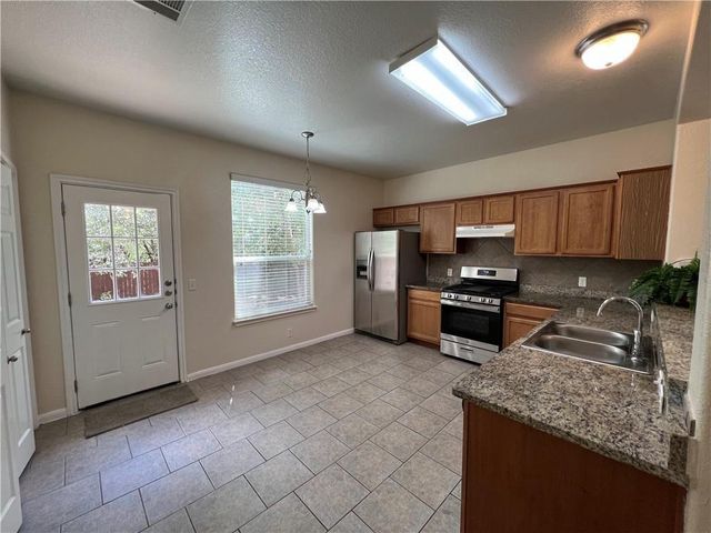 2400 Allred DR B, Austin, TX 78748