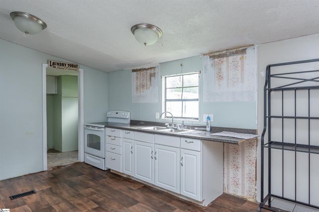 95 Madden Road, Clinton, SC 29325