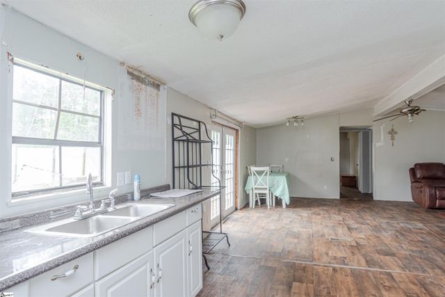 95 Madden Road, Clinton, SC 29325