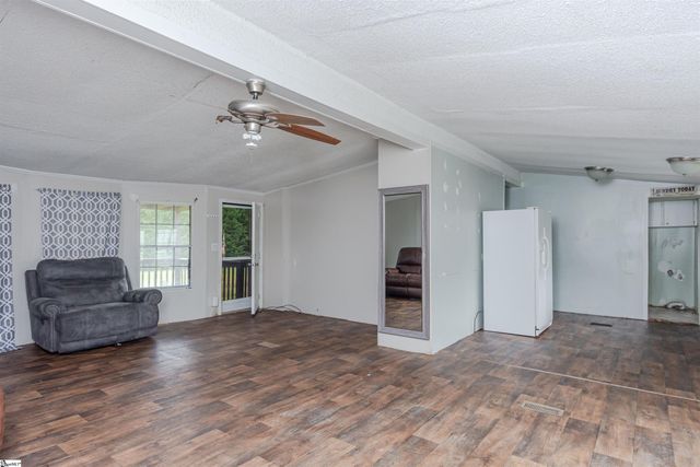 95 Madden Road, Clinton, SC 29325
