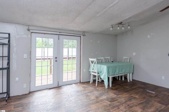95 Madden Road, Clinton, SC 29325