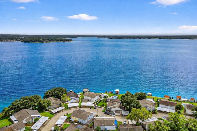 88 Lakeview Village, Conroe, TX 77356