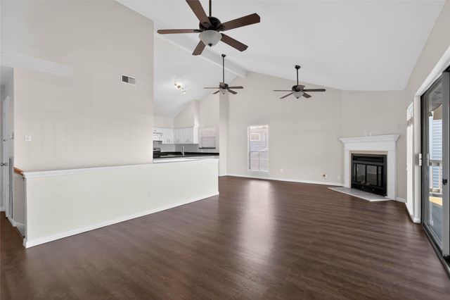 88 Lakeview Village, Conroe, TX 77356