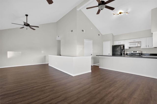 88 Lakeview Village, Conroe, TX 77356