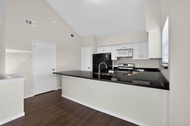 88 Lakeview Village, Conroe, TX 77356