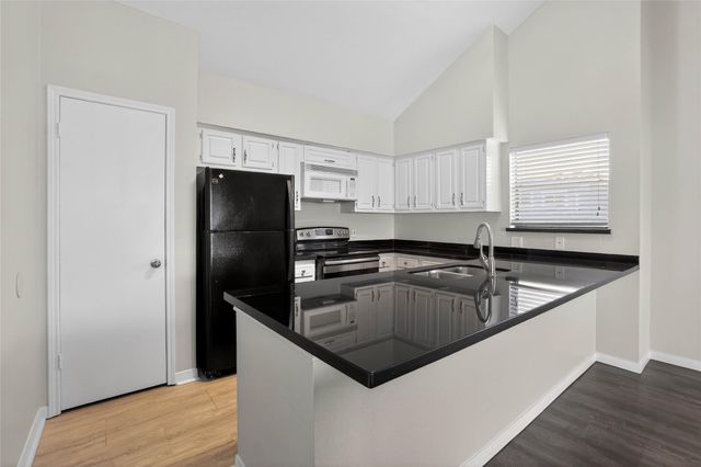 88 Lakeview Village, Conroe, TX 77356