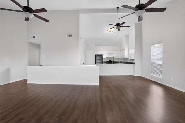 88 Lakeview Village, Conroe, TX 77356