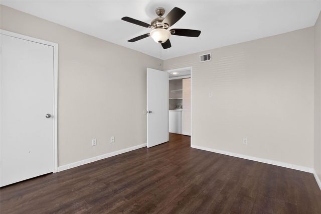 88 Lakeview Village, Conroe, TX 77356