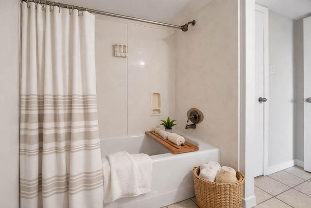 88 Lakeview Village, Conroe, TX 77356