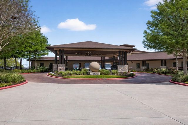 88 Lakeview Village, Conroe, TX 77356