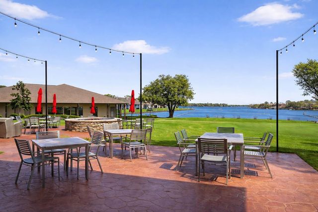 88 Lakeview Village, Conroe, TX 77356