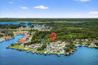 88 Lakeview Village, Conroe, TX 77356