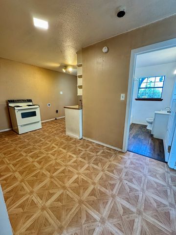 20 E 39th Street, San Angelo, TX 76903