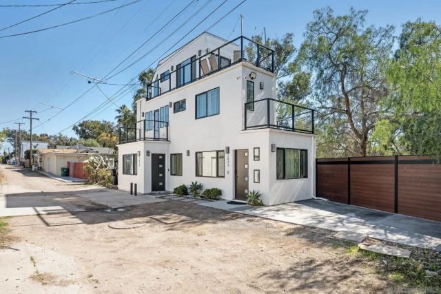 1024-1022 Pascoe St., San Diego, CA 92103