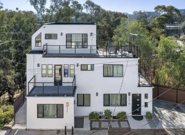1024-1022 Pascoe St., San Diego, CA 92103