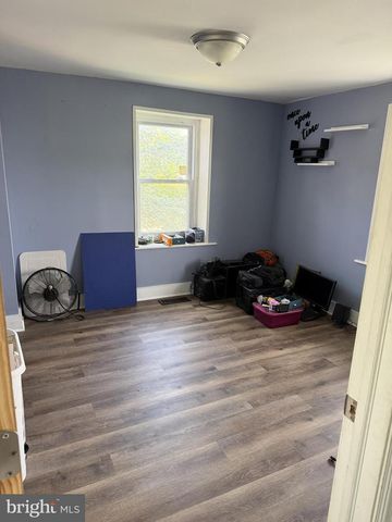328 FRANKLIN ST, Shoemakersville, PA 19555