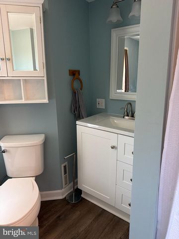 328 FRANKLIN ST, Shoemakersville, PA 19555