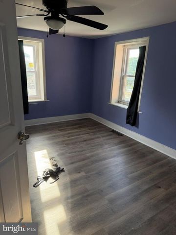 328 FRANKLIN ST, Shoemakersville, PA 19555