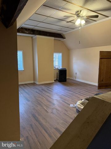 328 FRANKLIN ST, Shoemakersville, PA 19555