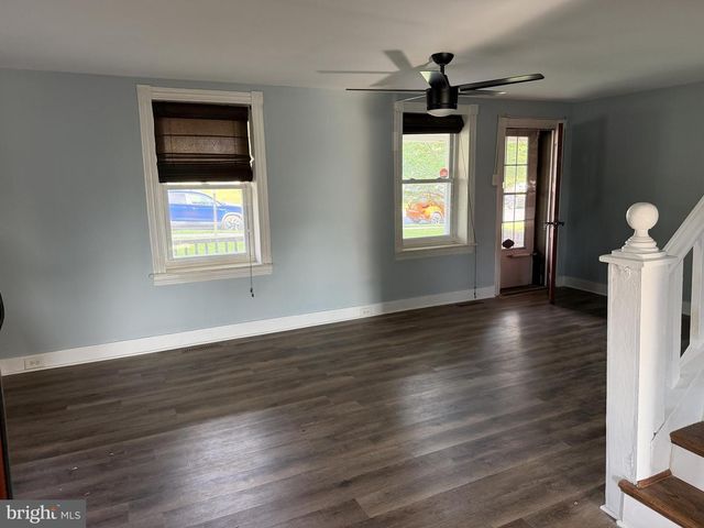 328 FRANKLIN ST, Shoemakersville, PA 19555