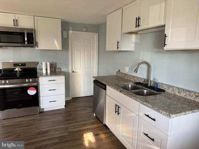 328 FRANKLIN ST, Shoemakersville, PA 19555