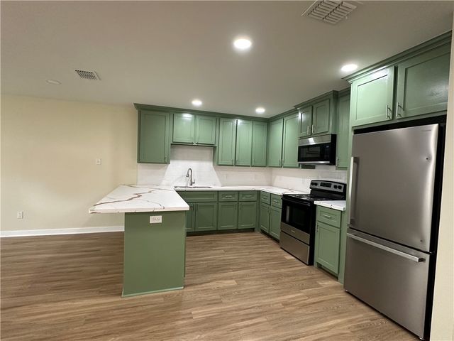 923 Craig St B, Corpus Christi, TX 78404