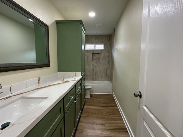 923 Craig St B, Corpus Christi, TX 78404