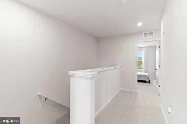 240 OLYMPUS RD, Charles Town, WV 25414