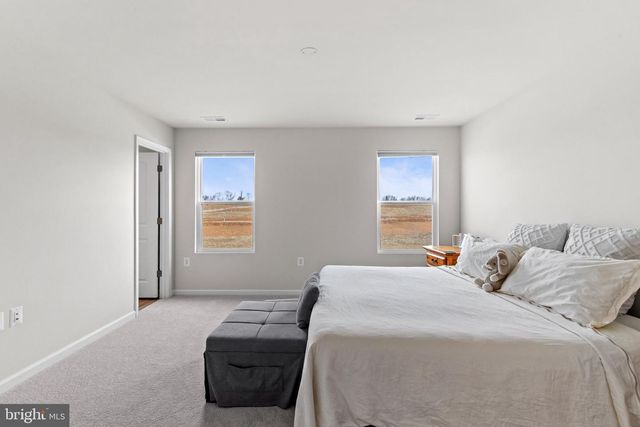 240 OLYMPUS RD, Charles Town, WV 25414