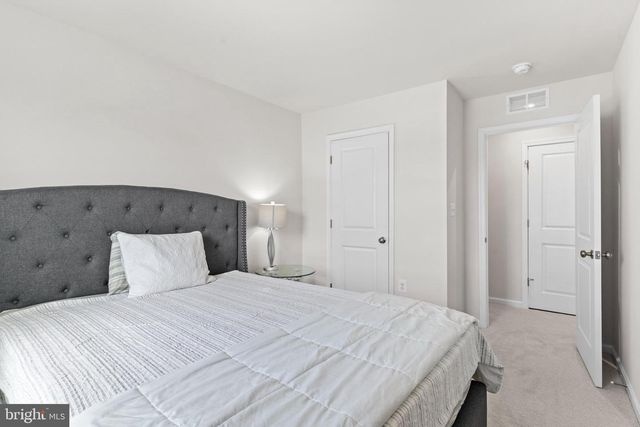 240 OLYMPUS RD, Charles Town, WV 25414