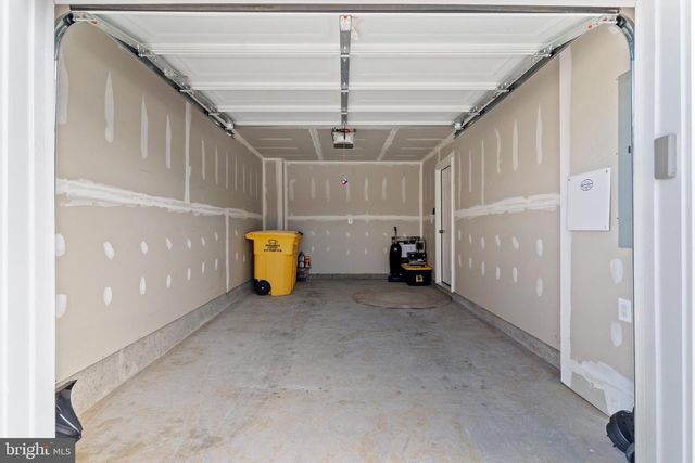 240 OLYMPUS RD, Charles Town, WV 25414