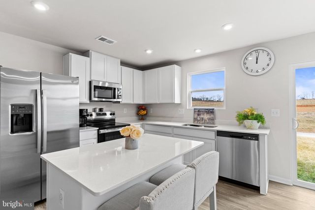 240 OLYMPUS RD, Charles Town, WV 25414