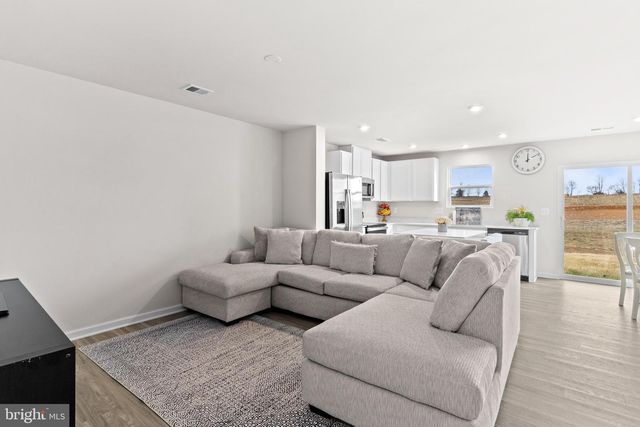 240 OLYMPUS RD, Charles Town, WV 25414