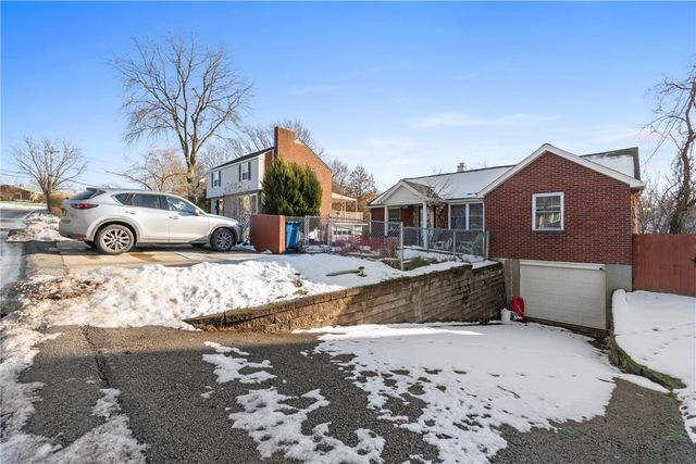 330 Wilson Dr, Penn Hills, PA 15235