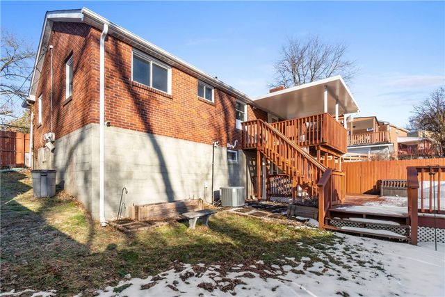 330 Wilson Dr, Penn Hills, PA 15235