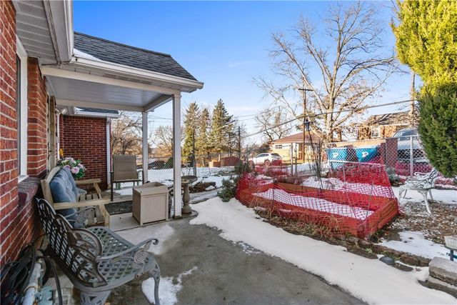 330 Wilson Dr, Penn Hills, PA 15235