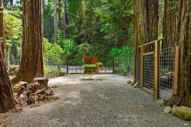 15607 Old Cazadero Rd, Guerneville, CA 95446