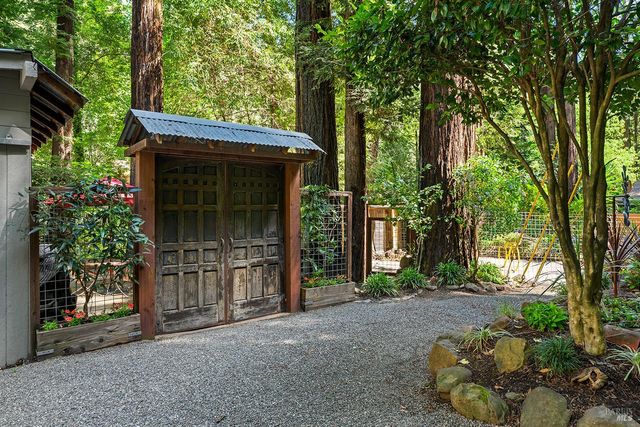 15607 Old Cazadero Rd, Guerneville, CA 95446