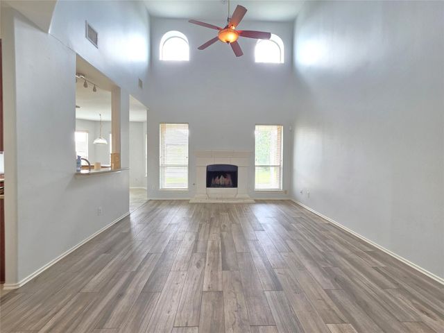 10038 Barr Lake Drive, Houston, TX 77095