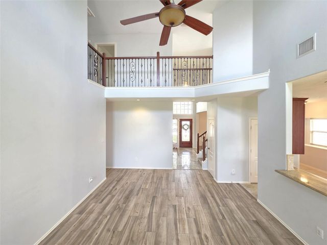 10038 Barr Lake Drive, Houston, TX 77095