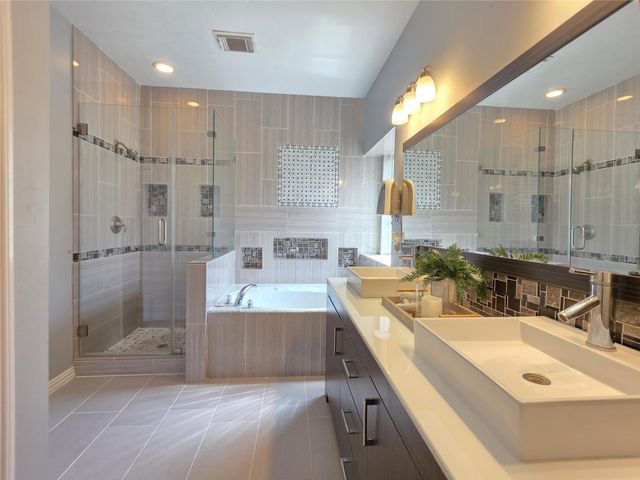 10038 Barr Lake Drive, Houston, TX 77095