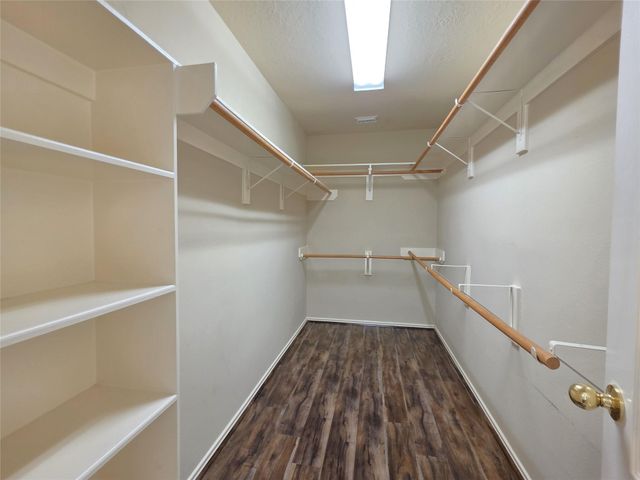 10038 Barr Lake Drive, Houston, TX 77095