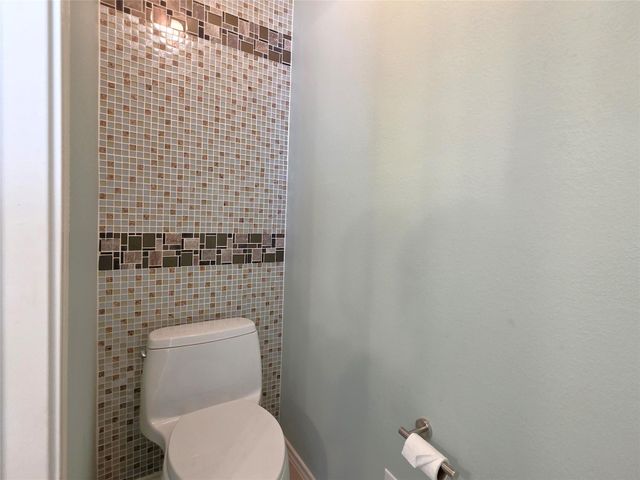 10038 Barr Lake Drive, Houston, TX 77095