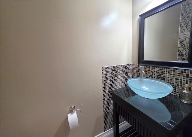 10038 Barr Lake Drive, Houston, TX 77095
