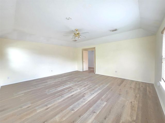10038 Barr Lake Drive, Houston, TX 77095