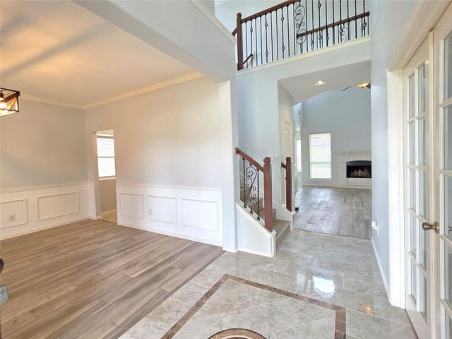 10038 Barr Lake Drive, Houston, TX 77095