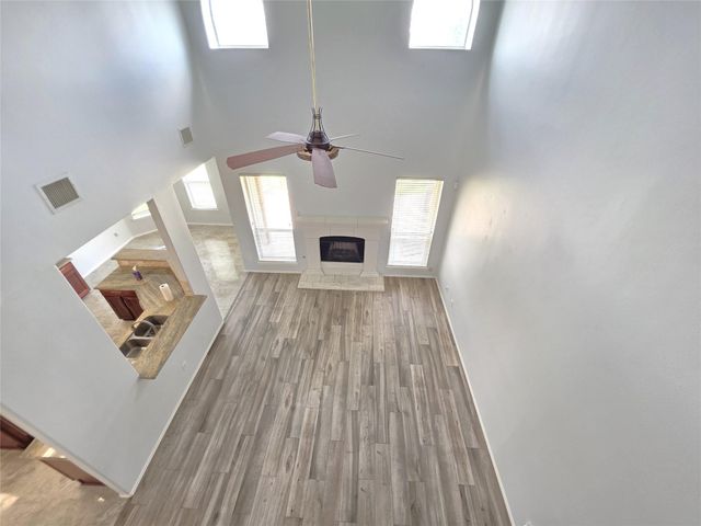 10038 Barr Lake Drive, Houston, TX 77095